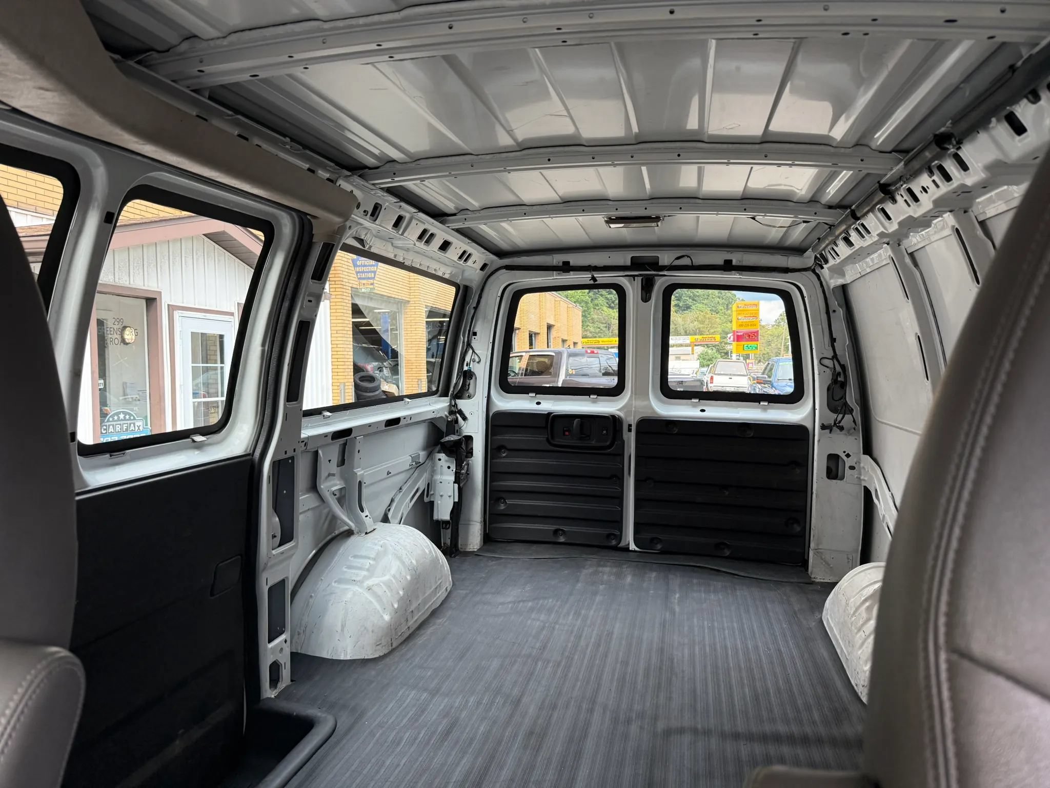 Used 2012 Chevrolet Express 1500 AWD image 14