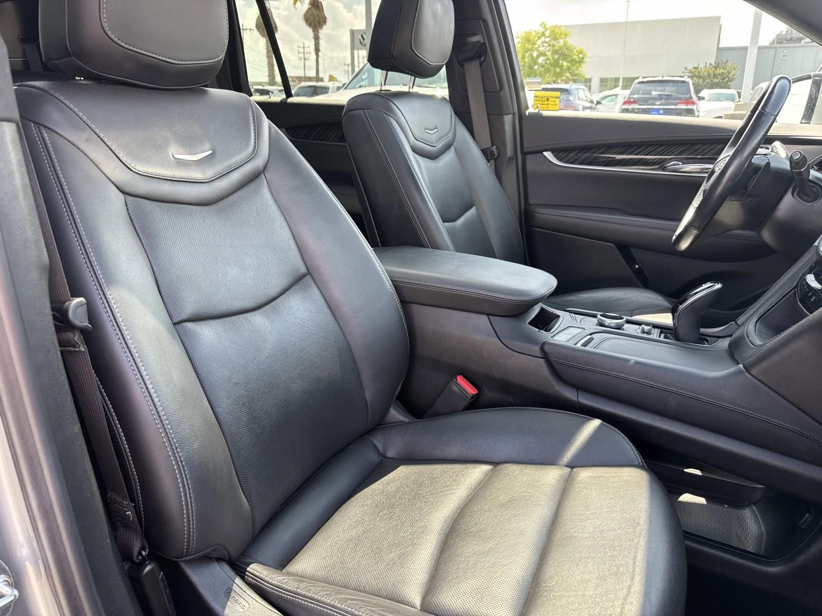 Used 2024 Cadillac XT6 Premium Luxury FWD image 14
