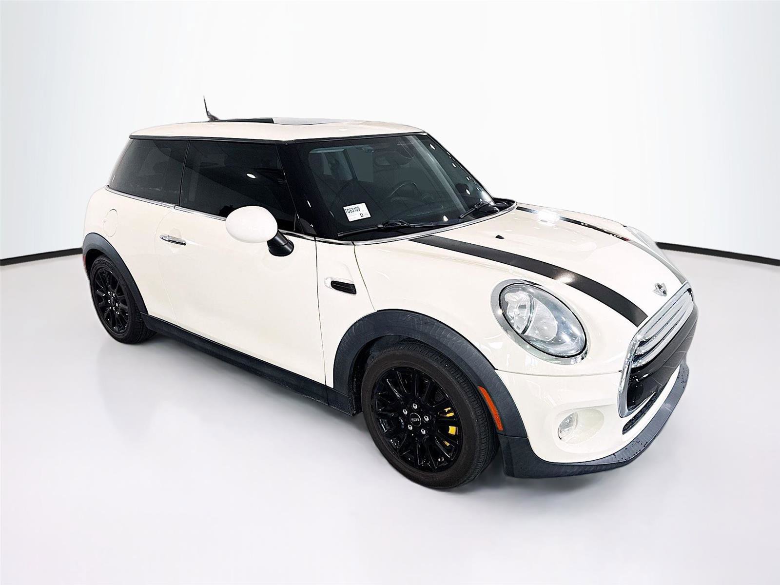 Used 2018 MINI Cooper 2-Door Hardtop image 7