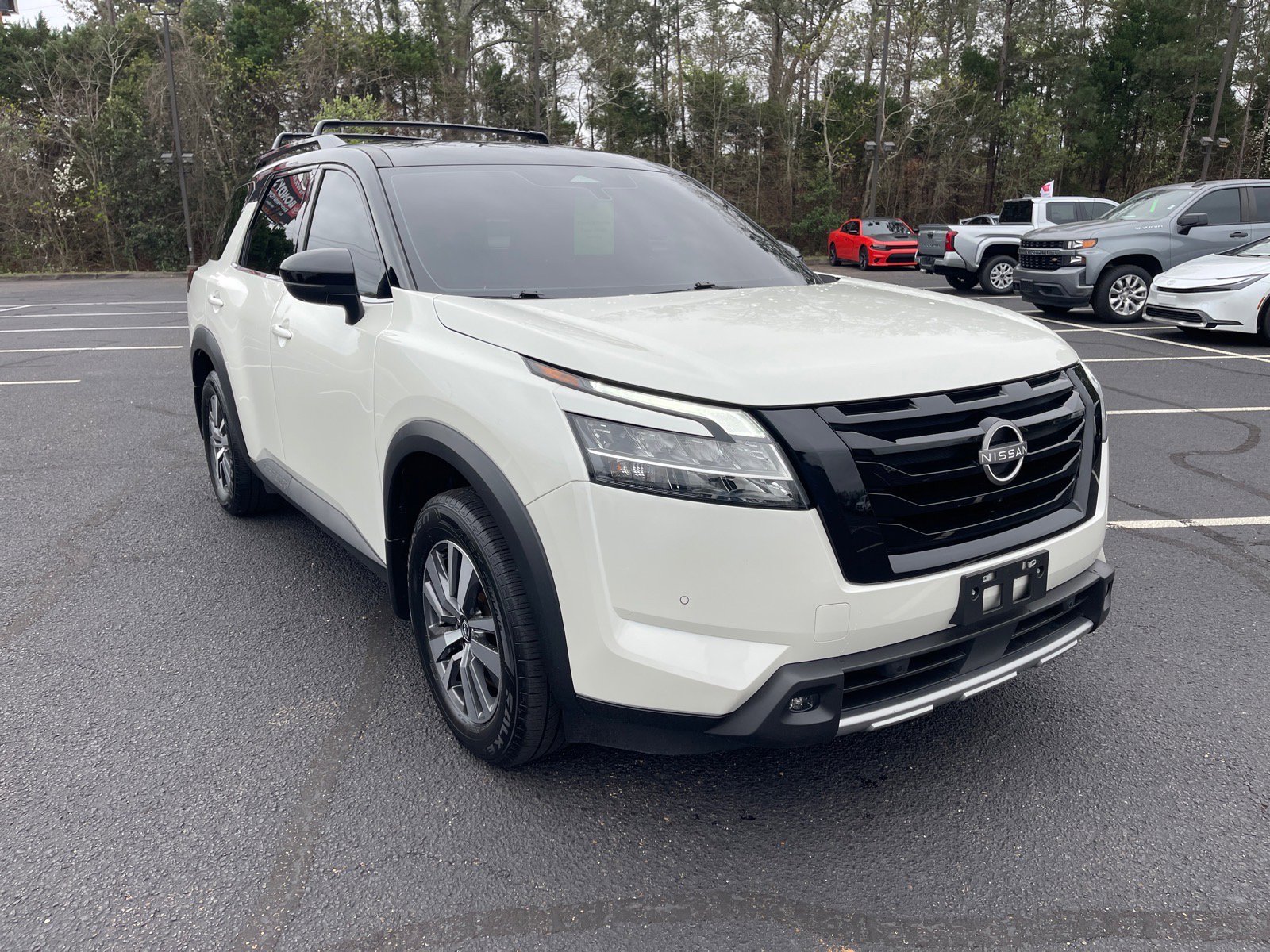 Used 2023 Nissan Pathfinder SL w/ Black Appearance Package