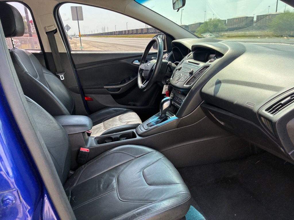 Used 2015 Ford Focus SE w/ Equipment Group 201A FWD image 14