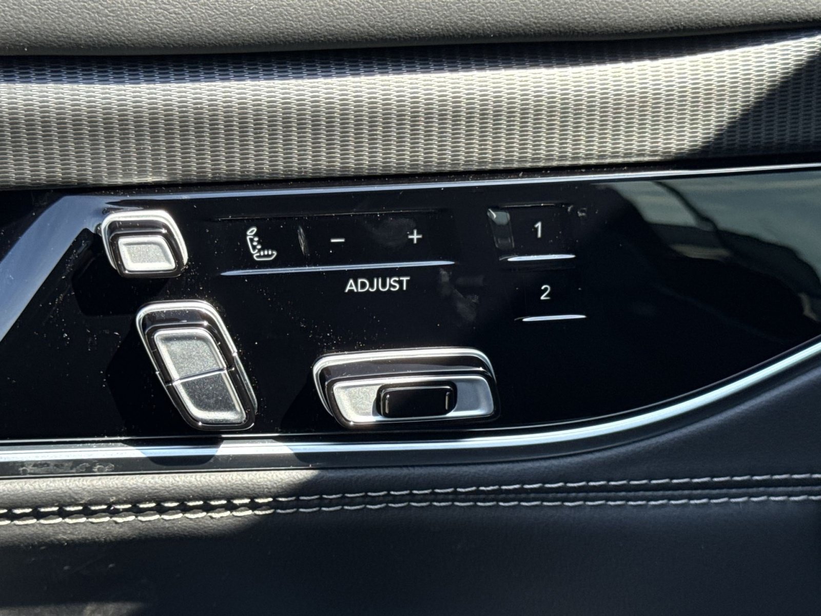 New 2026 Jeep Grand Wagoneer Summit w/ Premium Group III AWD/4WD image 14