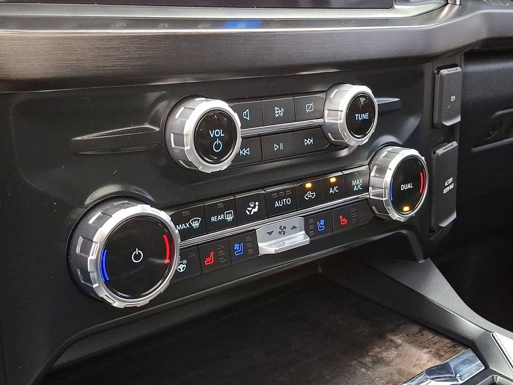 Used 2023 Ford F250 Lariat w/ Chrome Package image 16