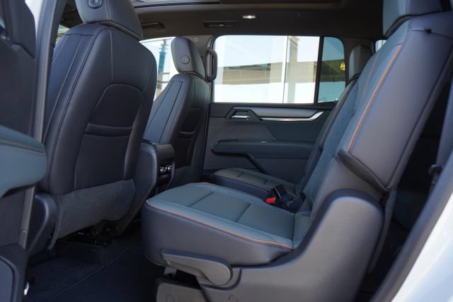 Used 2025 GMC Acadia AT4 AWD/4WD image 27
