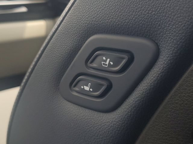 Certified 2025 Kia Carnival SX Prestige FWD image 17