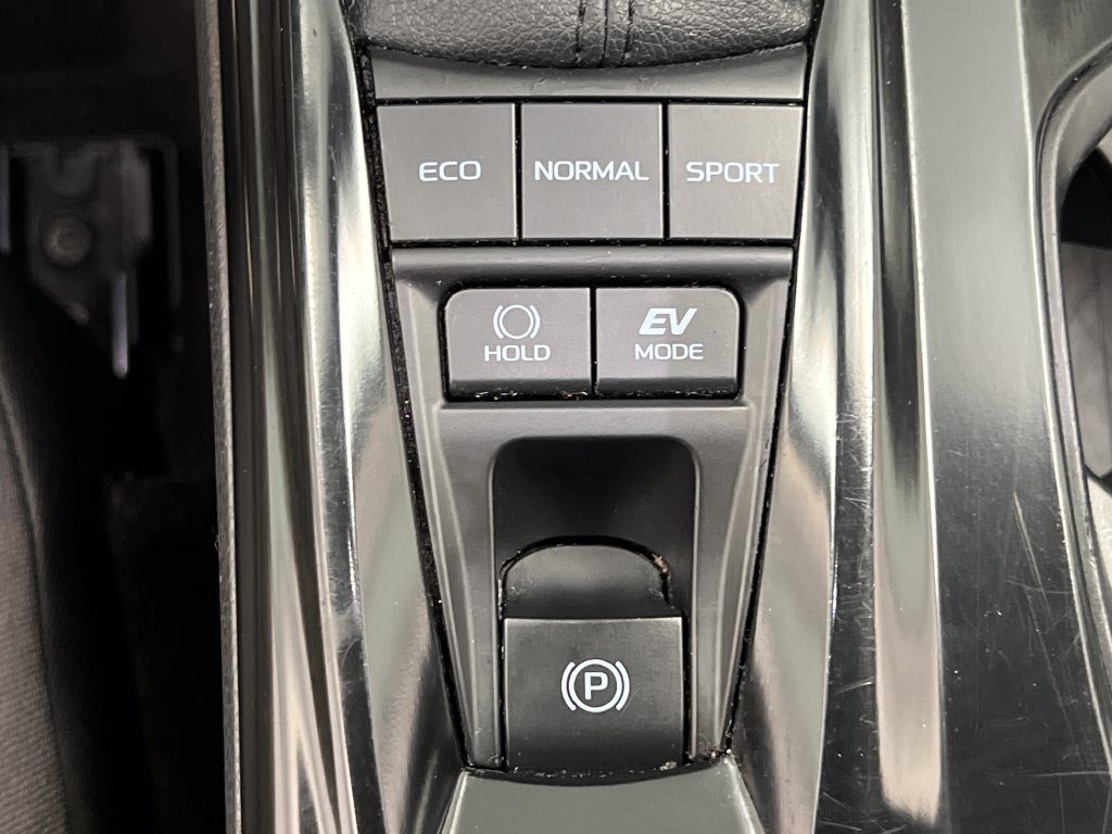 Used 2025 Toyota Camry LE FWD image 50