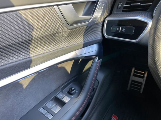 Used 2025 Audi S6 Premium Plus image 29