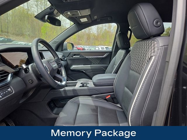 Used 2025 GMC Acadia Denali w/ LPO, Floor Liner Package AWD/4WD image 2