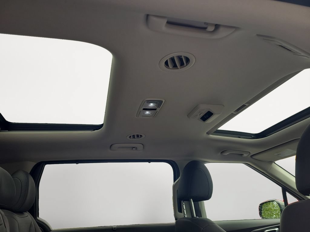 Used 2025 Kia Carnival SX Prestige FWD image 22
