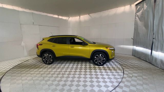 Used 2024 Chevrolet Trax RS w/ Driver Confidence Package image 4