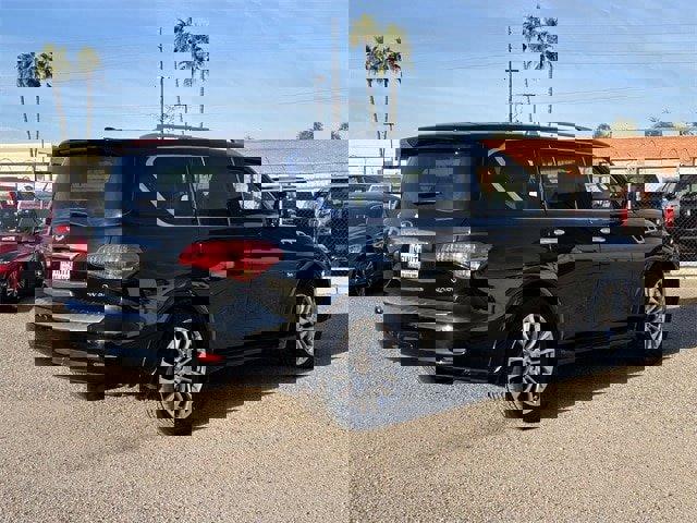 Used 2017 INFINITI QX80 Base w/ Deluxe Technology Package image 9