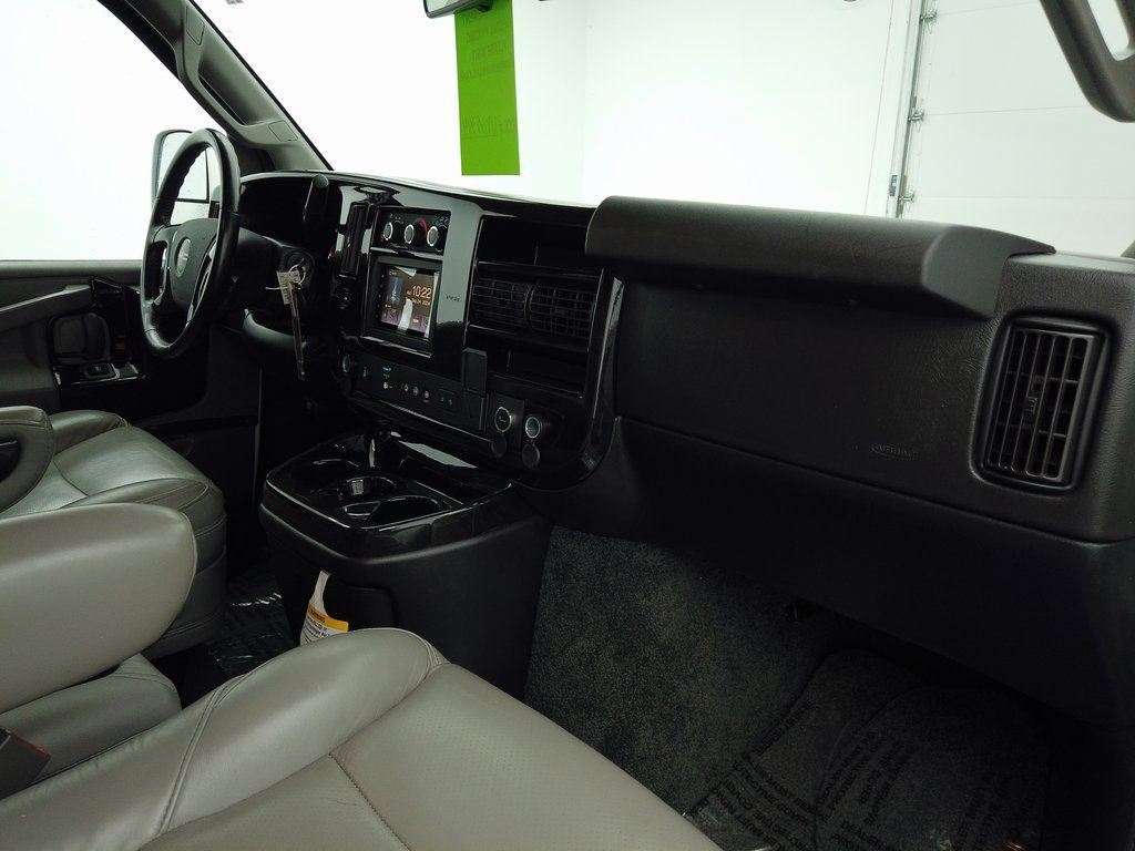 Used 2020 GMC Savana 2500 Extended w/ Enhanced Convenience Package image 43