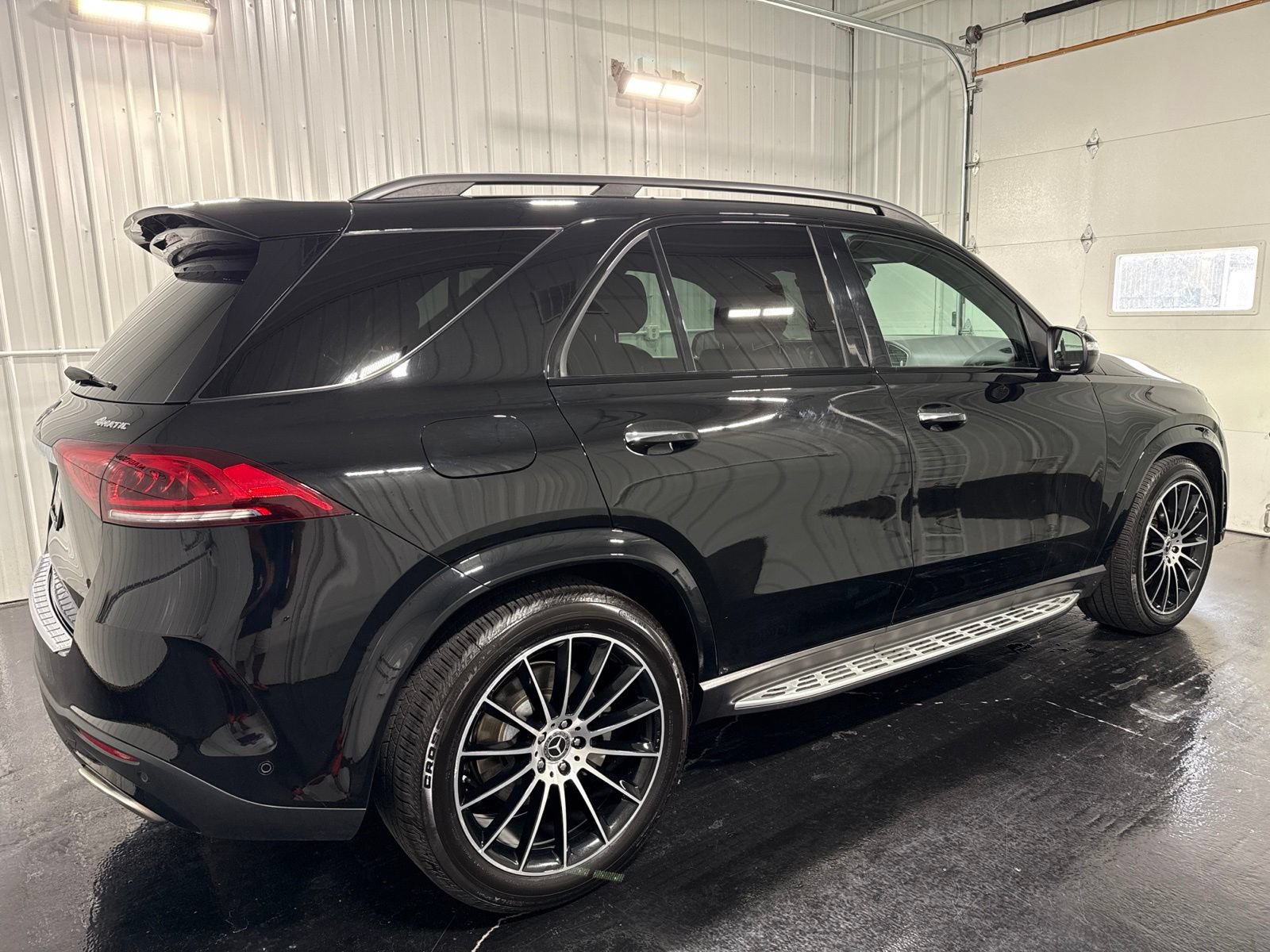 Used 2021 Mercedes-Benz GLE 450 4MATIC image 3