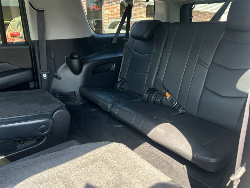 Used 2019 Cadillac Escalade ESV Luxury AWD/4WD image 18