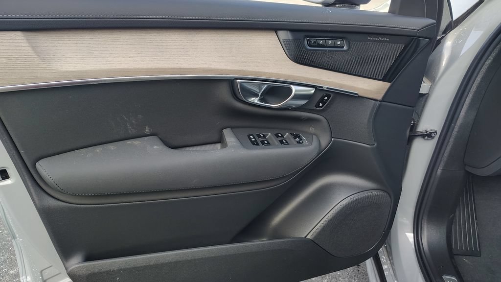 New 2026 Volvo XC90 B6 Plus AWD/4WD image 8