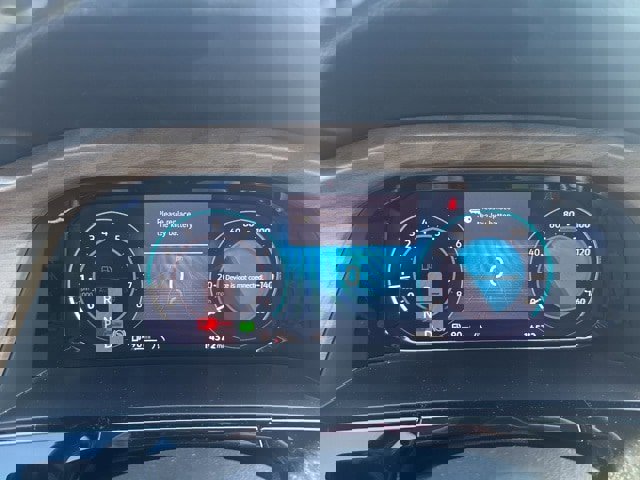 Used 2024 Volkswagen Atlas SE image 19