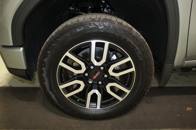Used 2025 GMC Sierra 1500 AT4 w/ AT4 Premium Package image 21