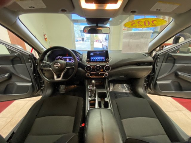 Used 2025 Nissan Sentra SV FWD image 25