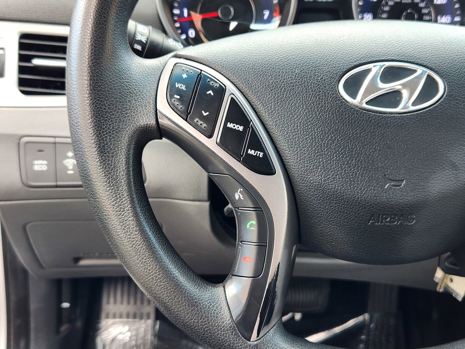 Used 2016 Hyundai Elantra SE FWD image 15