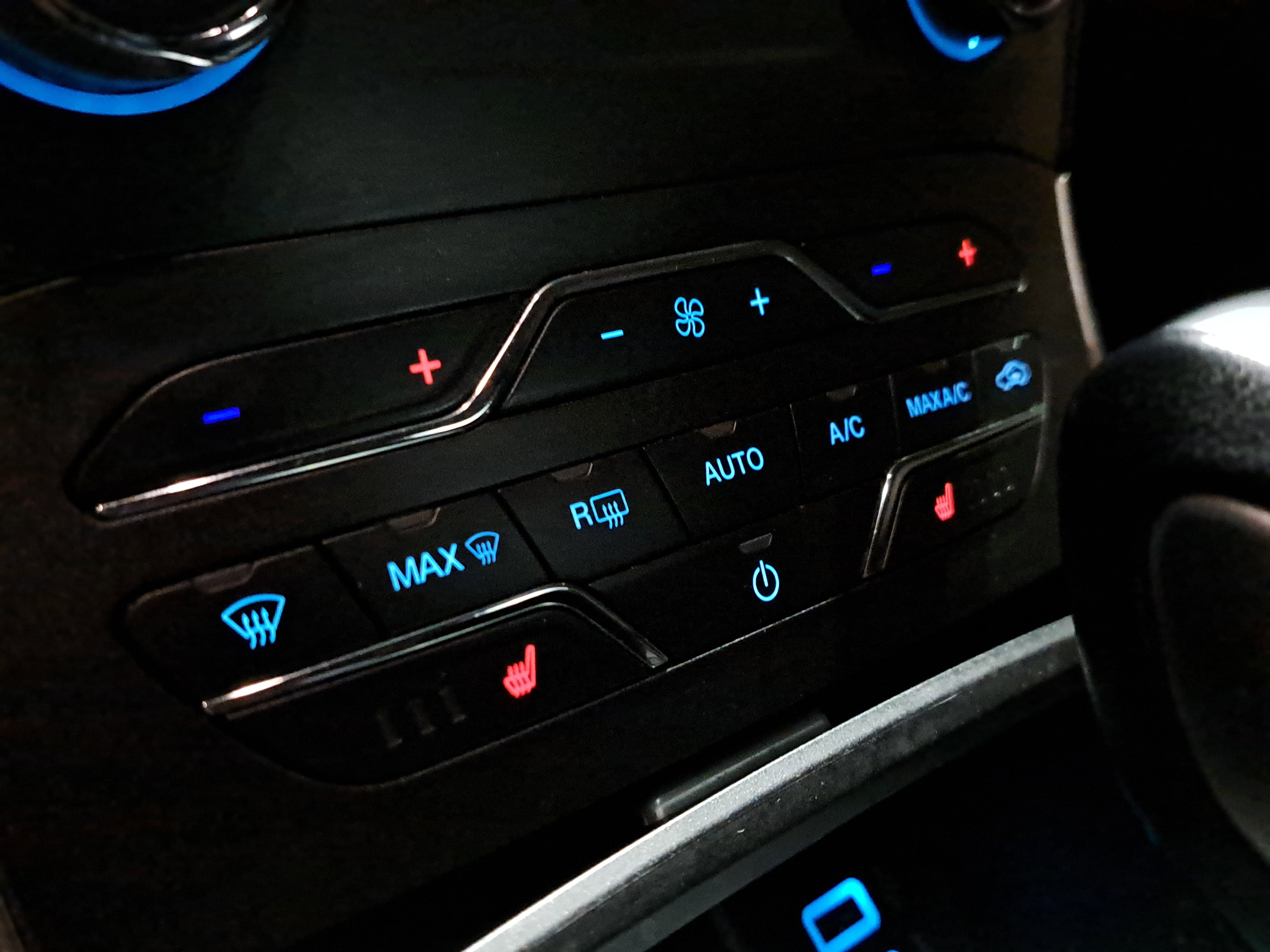 Used 2016 Ford Edge SEL w/ Equipment Group 201A image 32