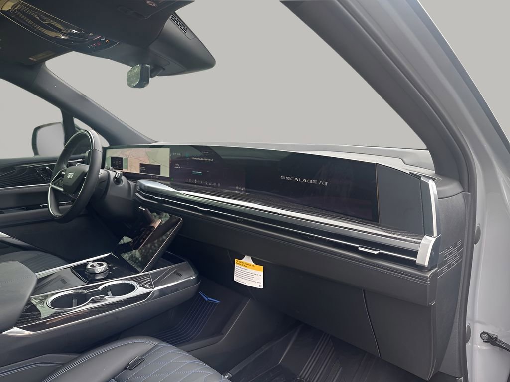 New 2026 Cadillac Escalade IQ Luxury 1 w/ LPO, Floor Liner Package AWD/4WD image 15