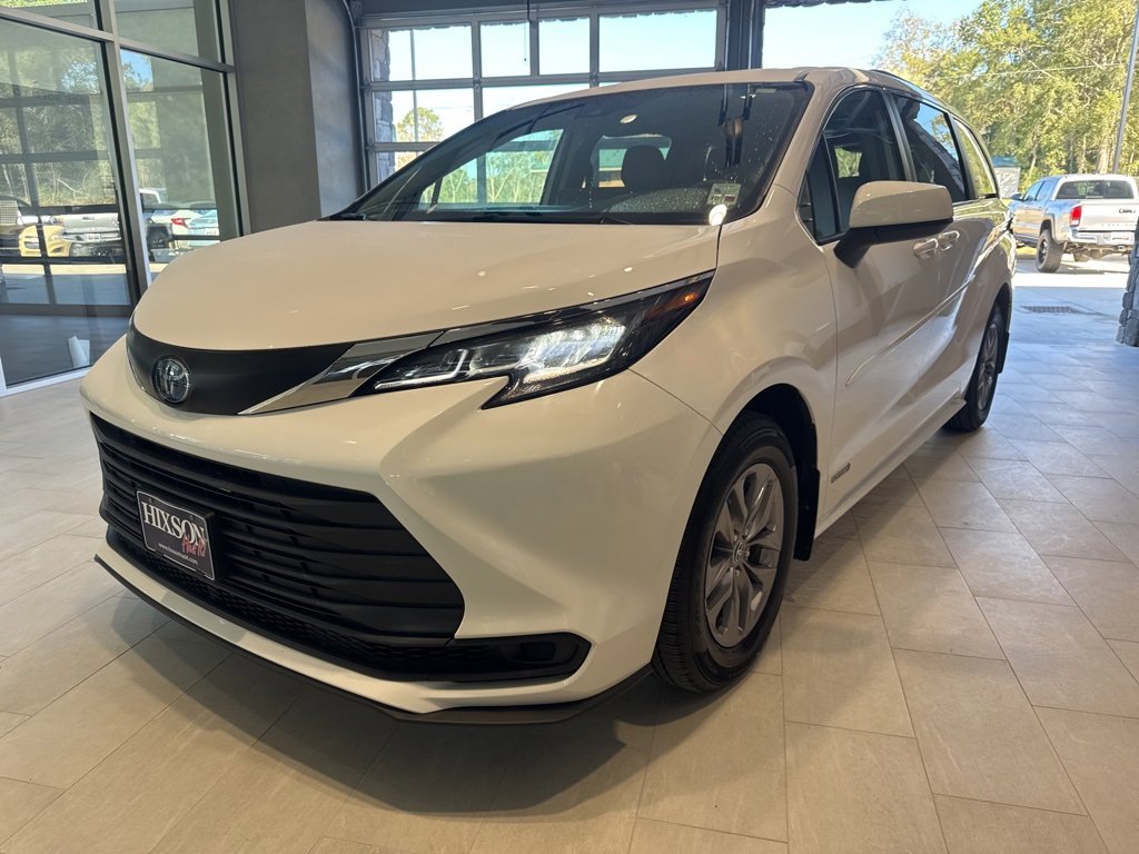 Used 2021 Toyota Sienna LE