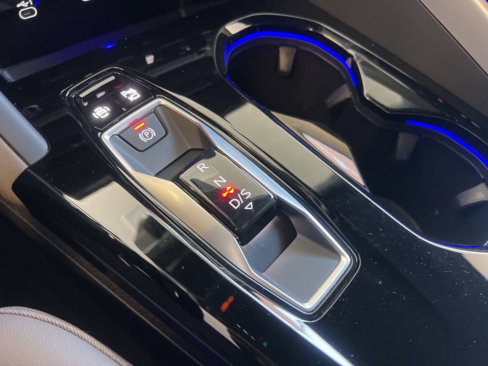 Used 2025 Audi Q5 Premium w/ 19" Wheel Package image 19