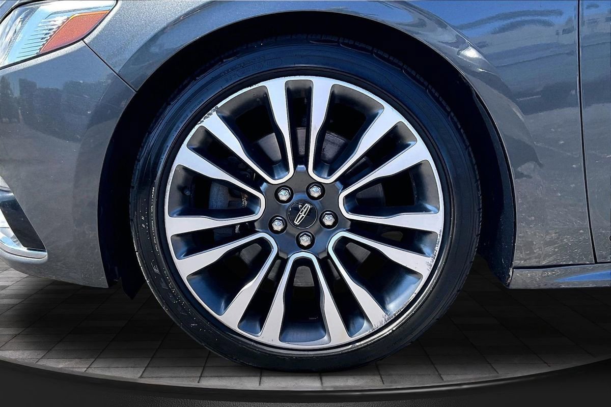 Used 2018 Lincoln Continental Reserve w/ Continental Climate Package image 36