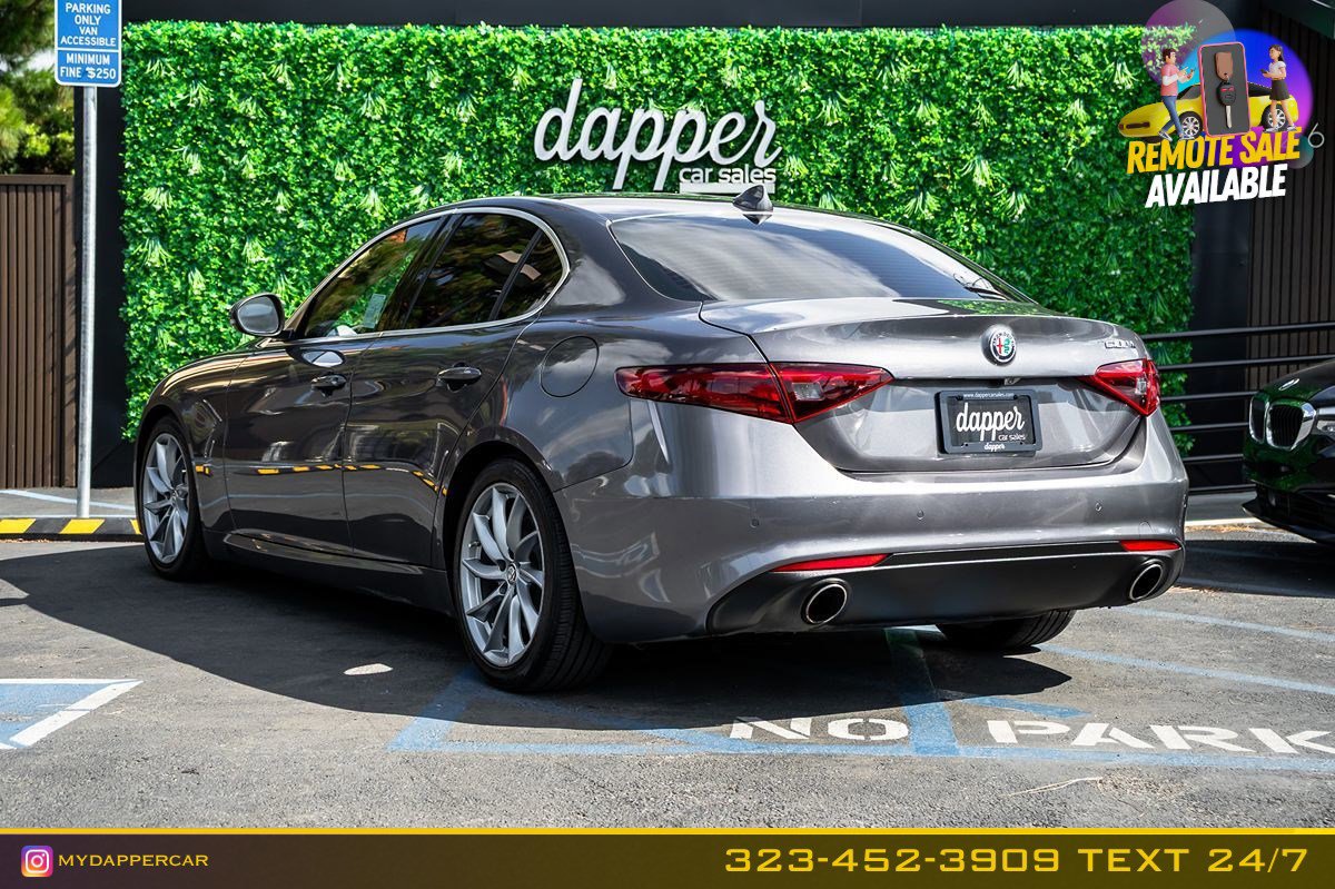 Used 2017 Alfa Romeo Giulia RWD image 7