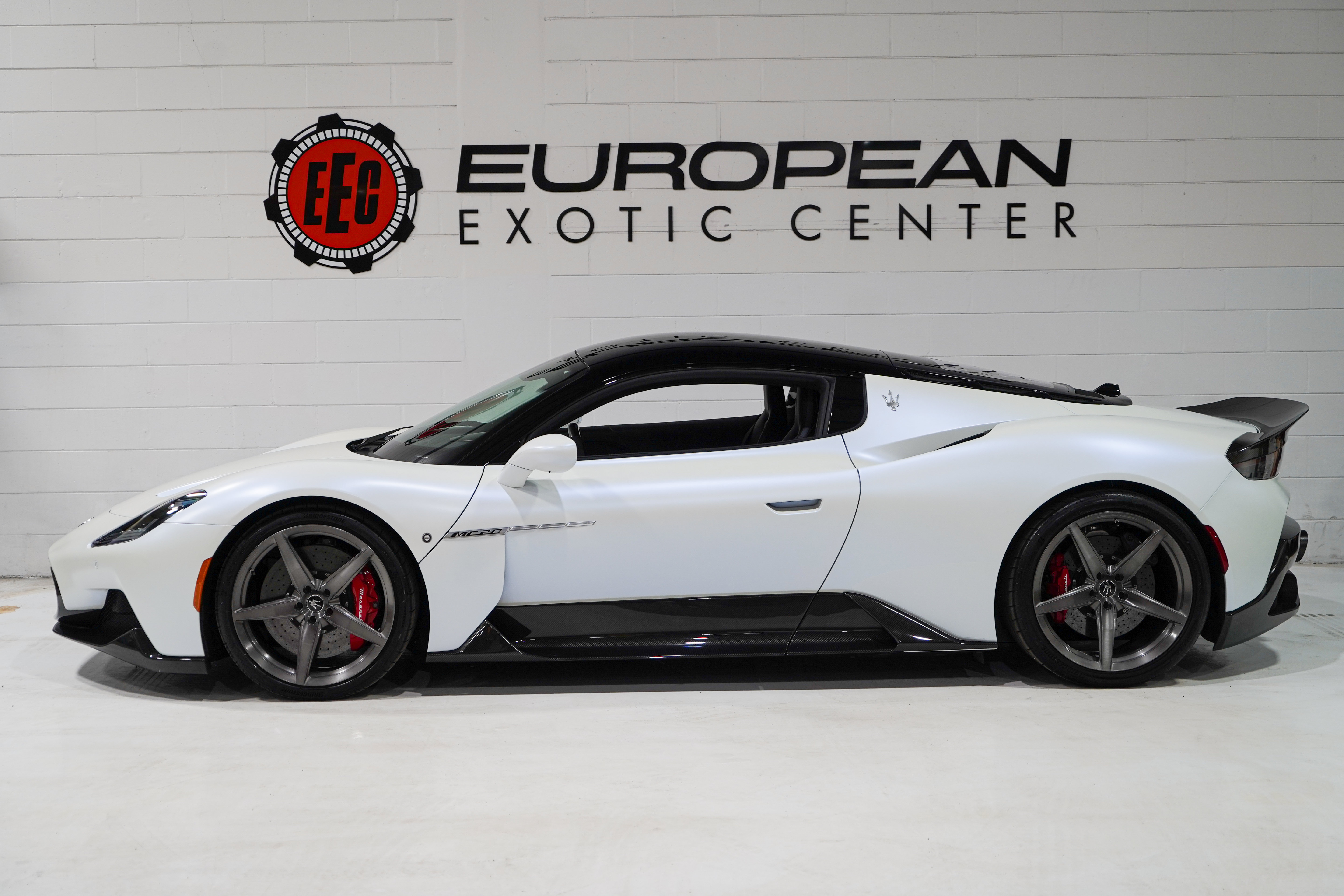 Used 2023 Maserati MC20 Coupe RWD image 8