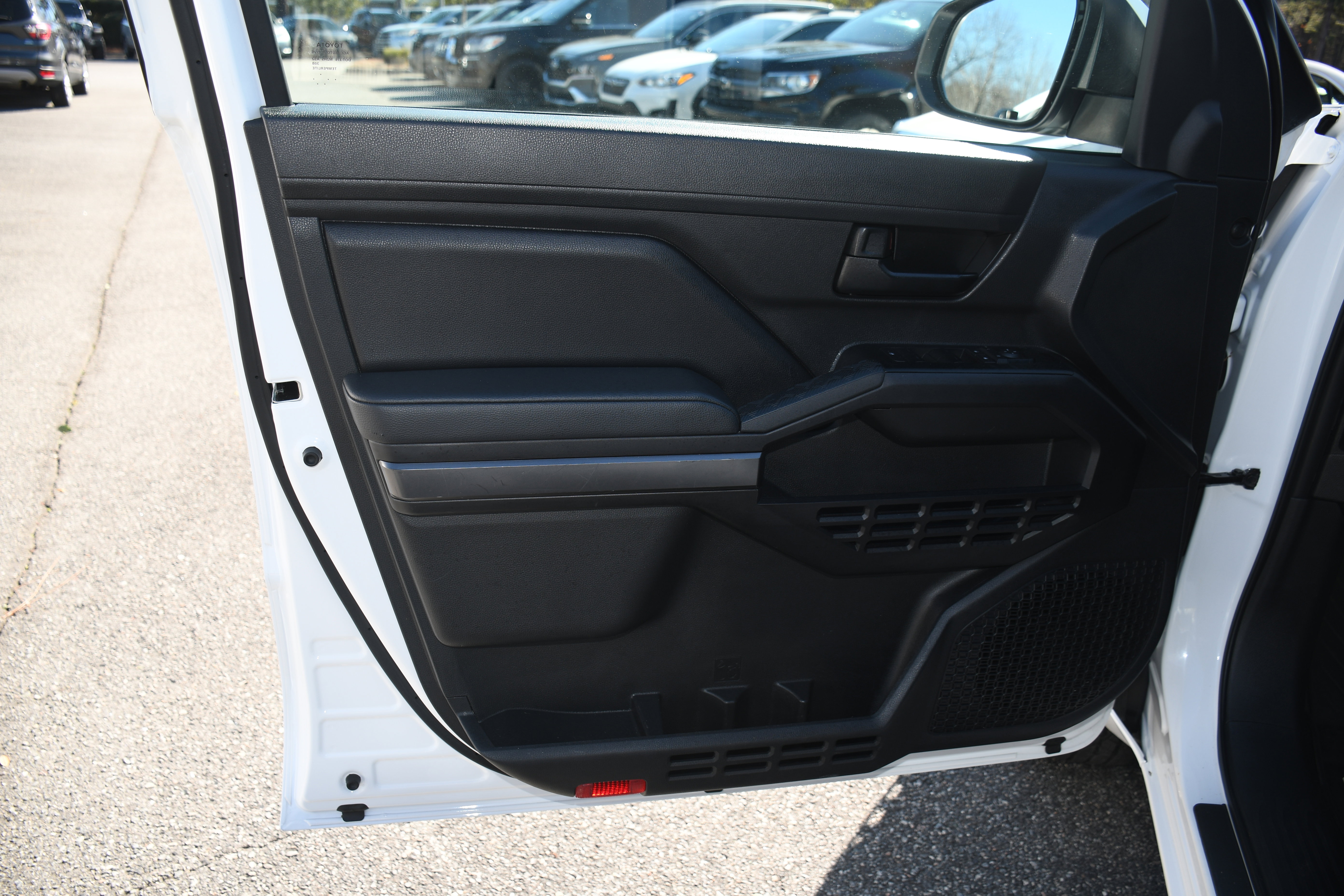 Used 2025 Toyota Tacoma SR5 image 9