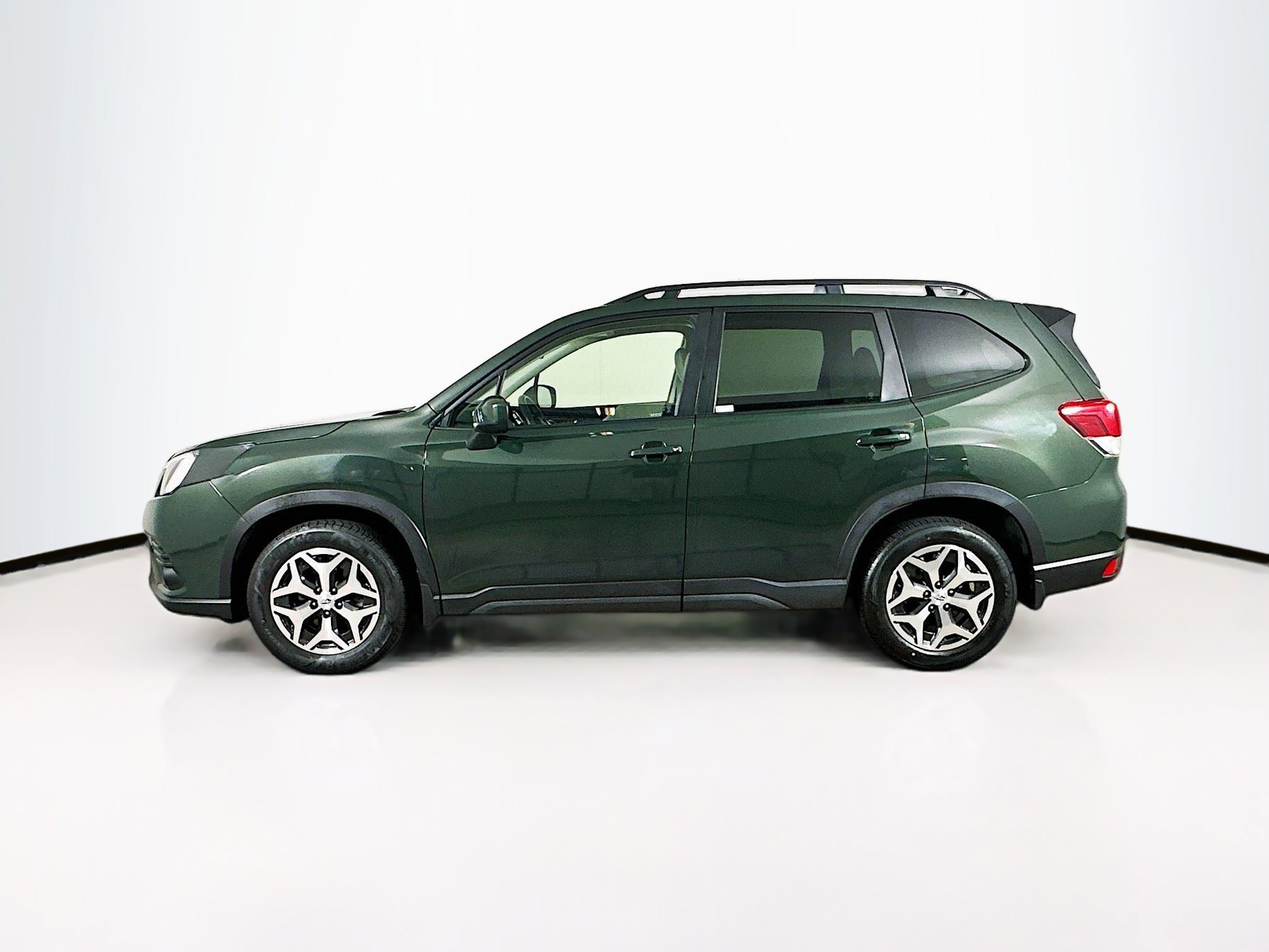 Used 2024 Subaru Forester Premium image 4