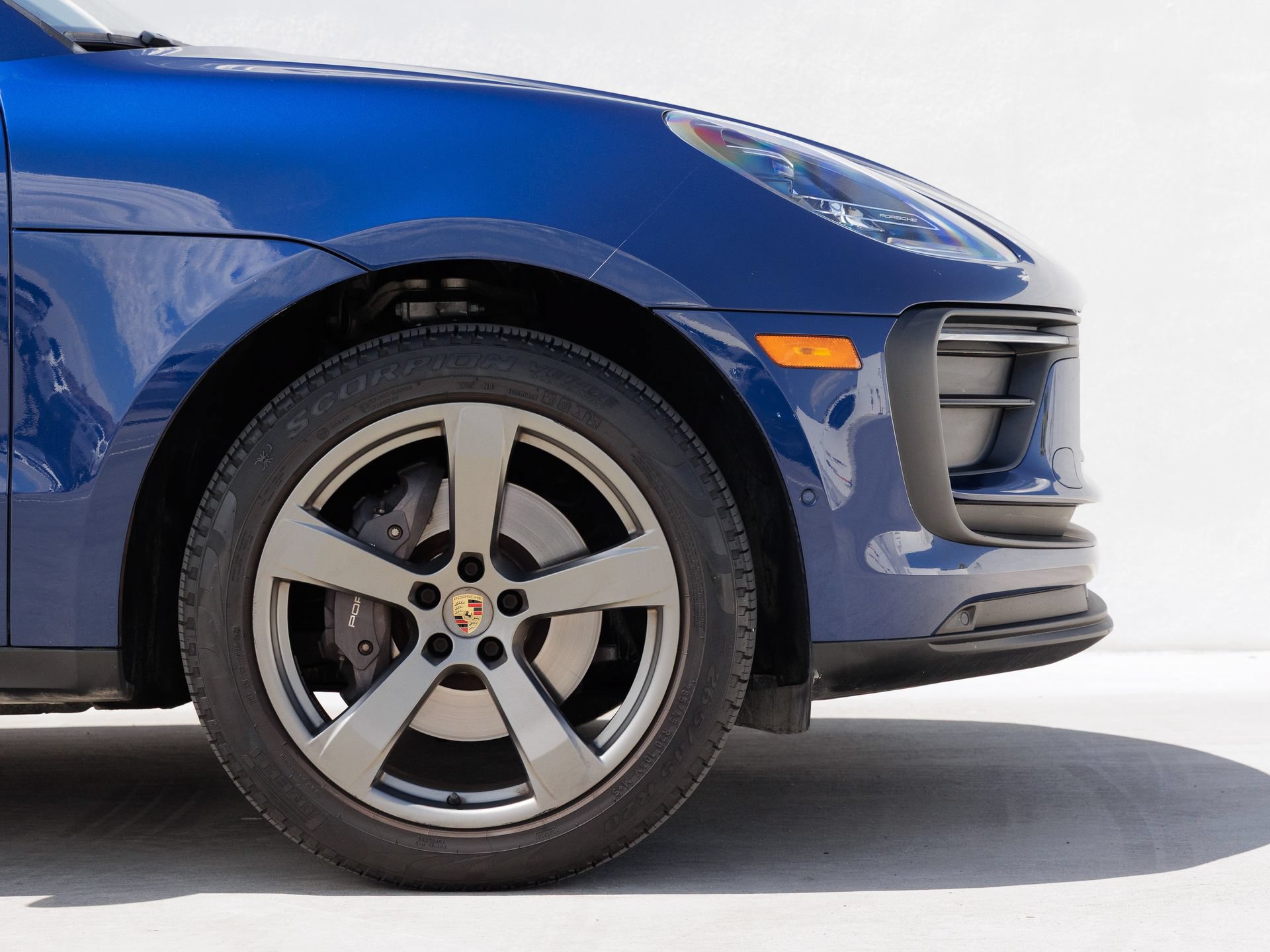 Certified 2022 Porsche Macan AWD/4WD image 11