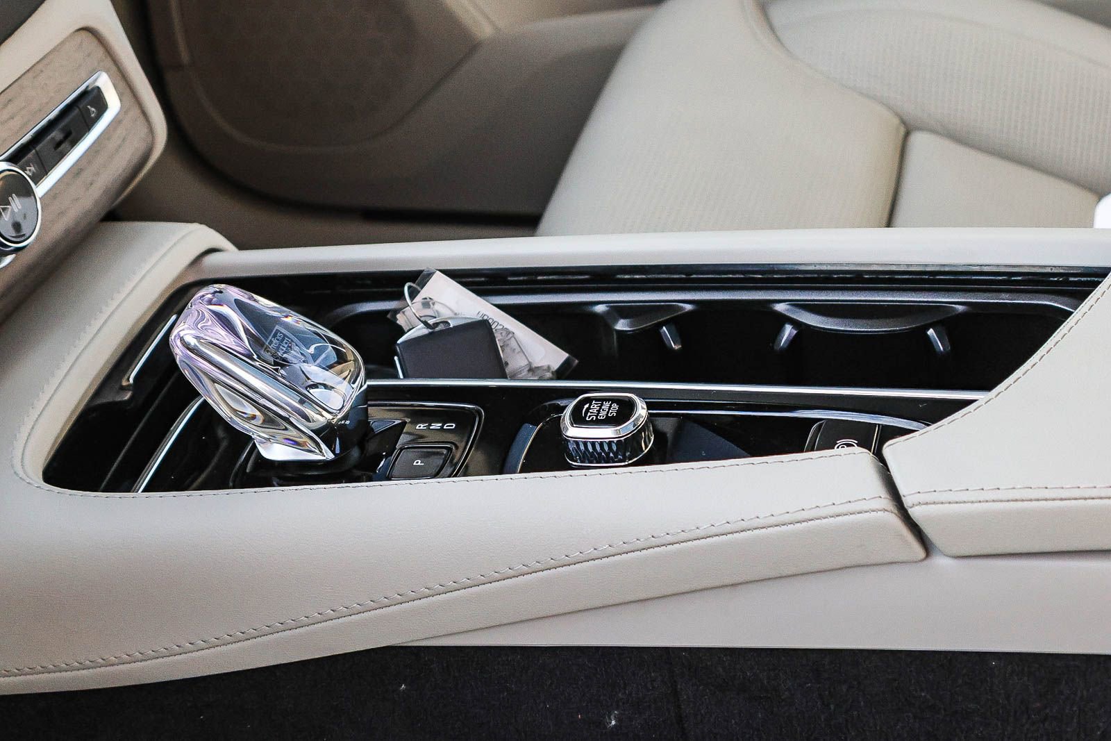 Used 2024 Volvo XC90 T8 Ultimate w/ Protection Package Premier image 29