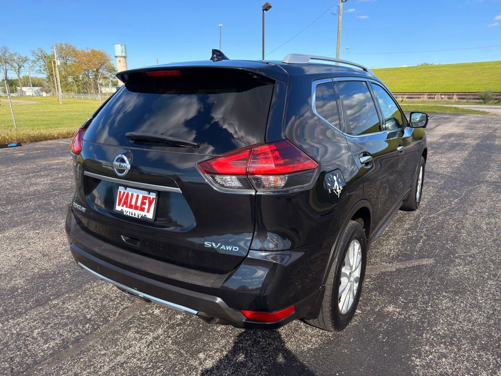 Used 2018 Nissan Rogue SV w/ Premium Package AWD/4WD image 11