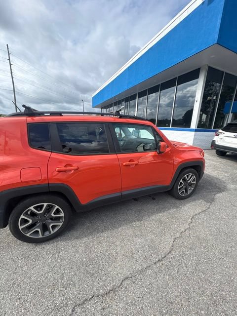 Used 2016 Jeep Renegade Latitude FWD image 69