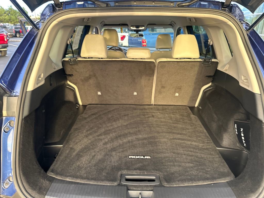 Used 2023 Nissan Rogue SV image 20