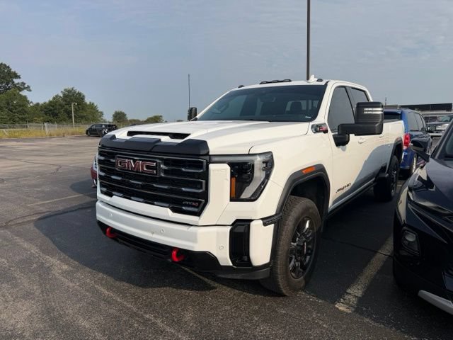 Used 2025 GMC Sierra 3500 AT4 w/ AT4 Premium Plus Package AWD/4WD image 2