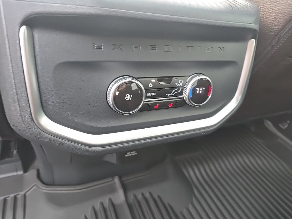 Used 2025 Ford Expedition King Ranch AWD/4WD image 21