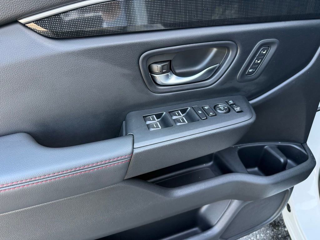 Used 2025 Honda Pilot Black Edition image 17