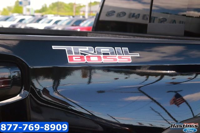Used 2019 Chevrolet Silverado 1500 LT Trail Boss AWD/4WD image 8