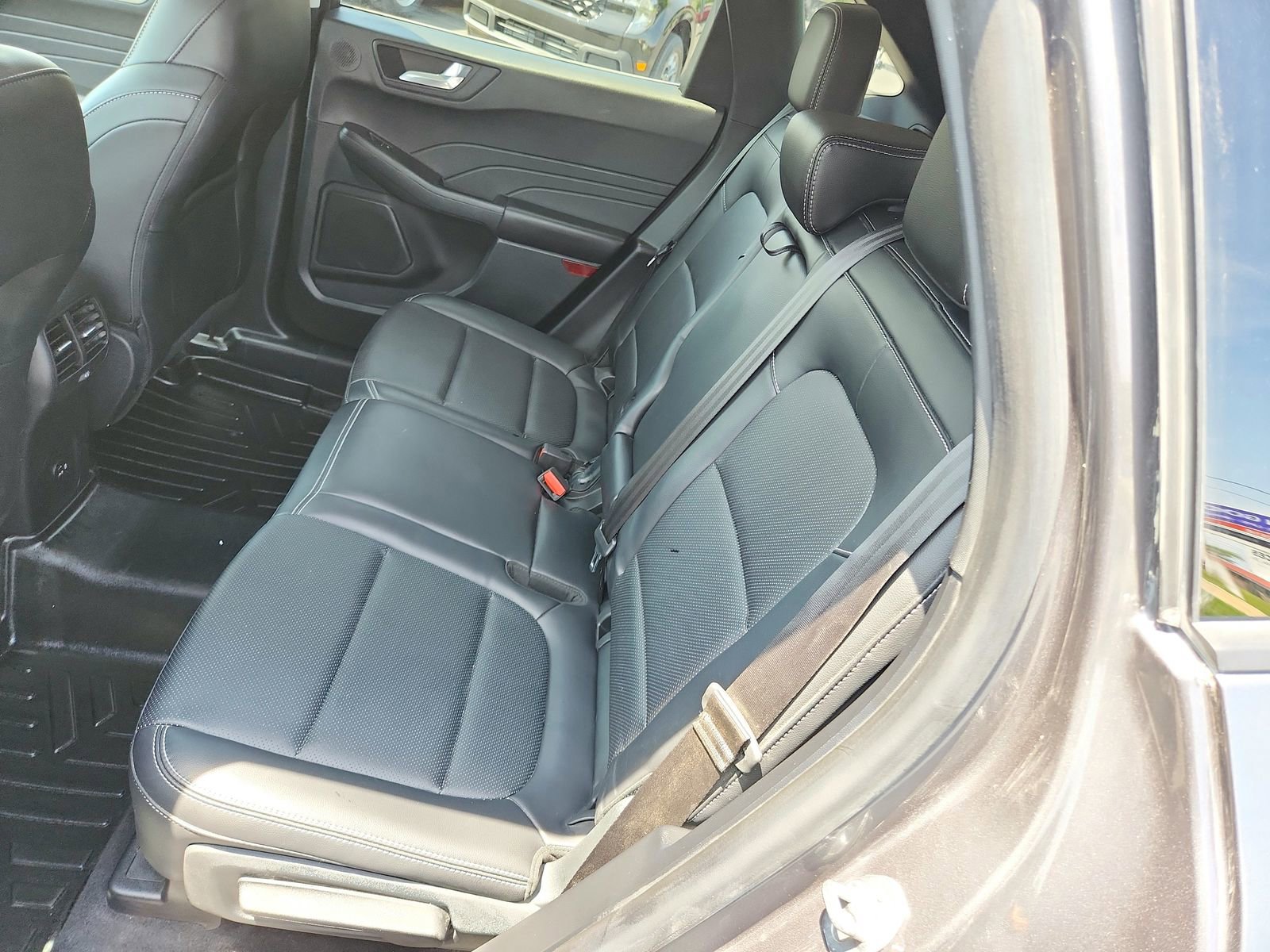 Used 2021 Ford Escape SEL w/ Technology Package AWD/4WD image 23