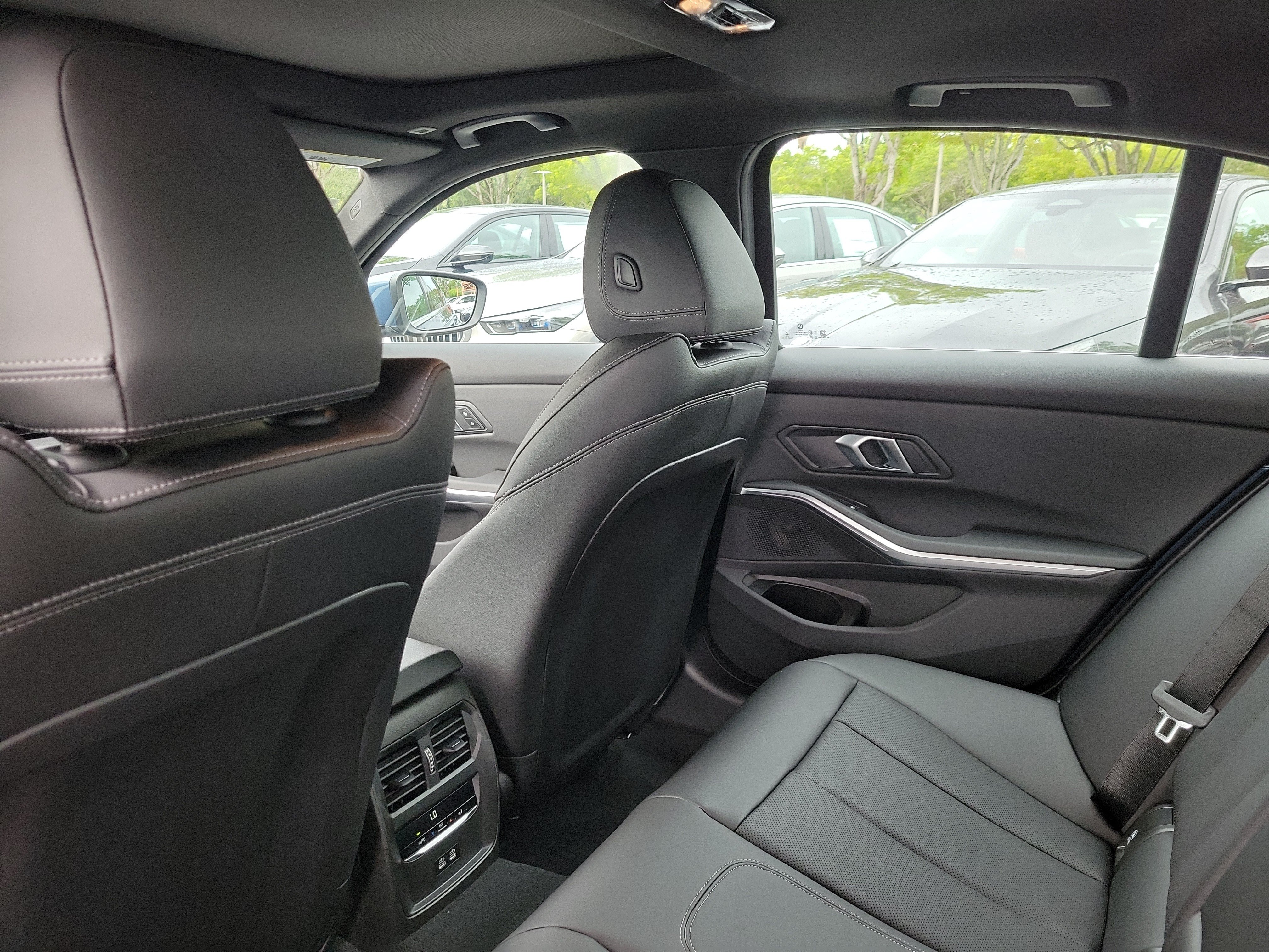New 2026 BMW 330i Sedan w/ Premium Package RWD image 9