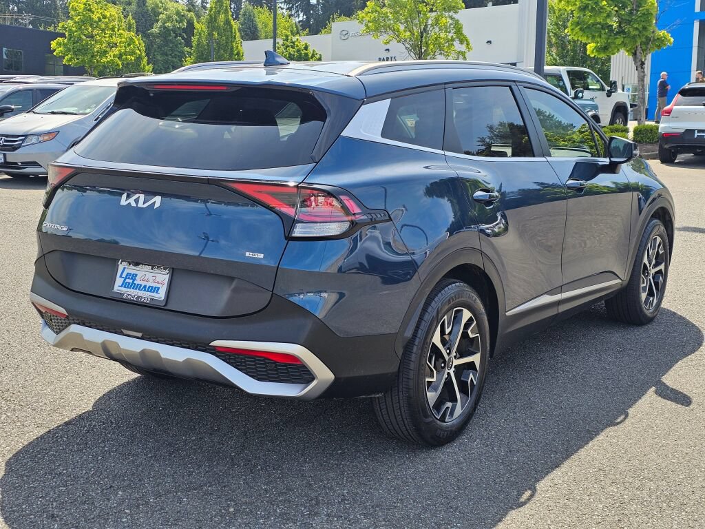 Used 2023 Kia Sportage EX AWD/4WD image 5