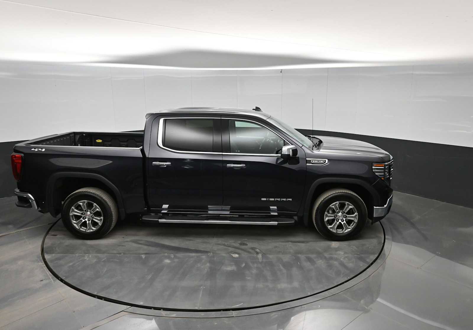 Used 2022 GMC Sierra 1500 SLT w/ SLT Convenience Package image 31