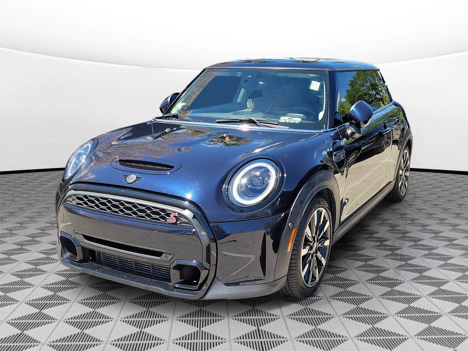 Used 2023 MINI Cooper S image 3