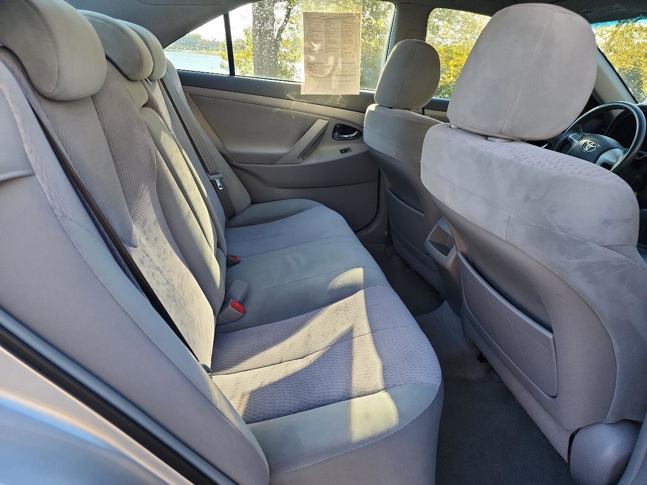 Used 2010 Toyota Camry SE FWD image 12