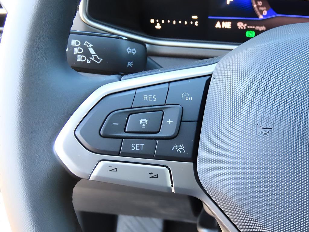 New 2025 Volkswagen Taos SE AWD/4WD image 26