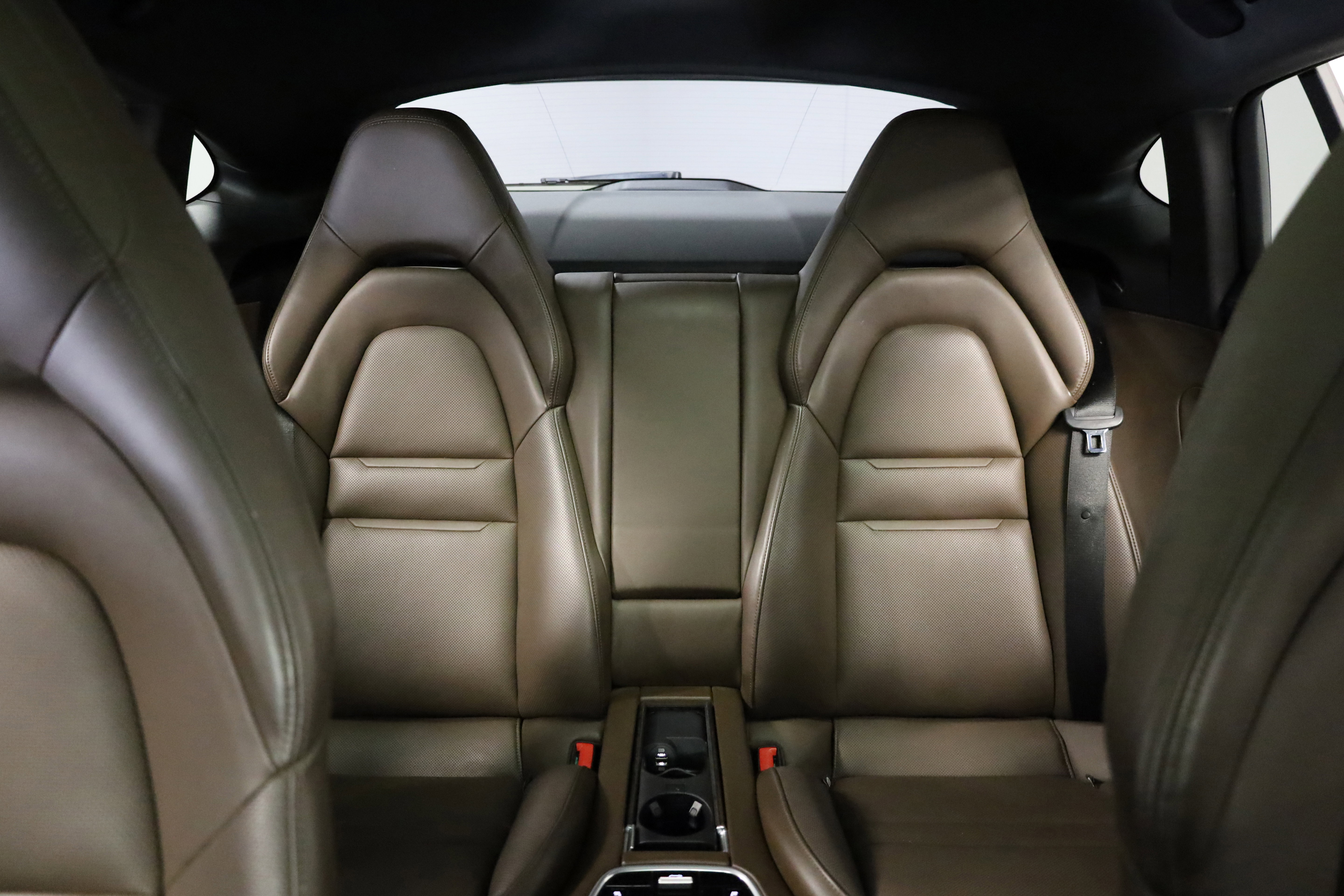 Used 2018 Porsche Panamera 4S image 39