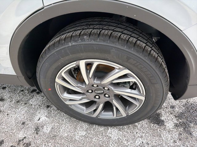 New 2026 Lincoln Corsair Premiere image 6